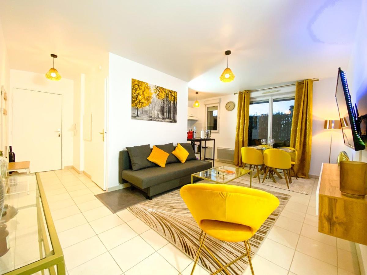 The Golden House * Parking * Garden Appartement Corbeil-Essonnes Buitenkant foto